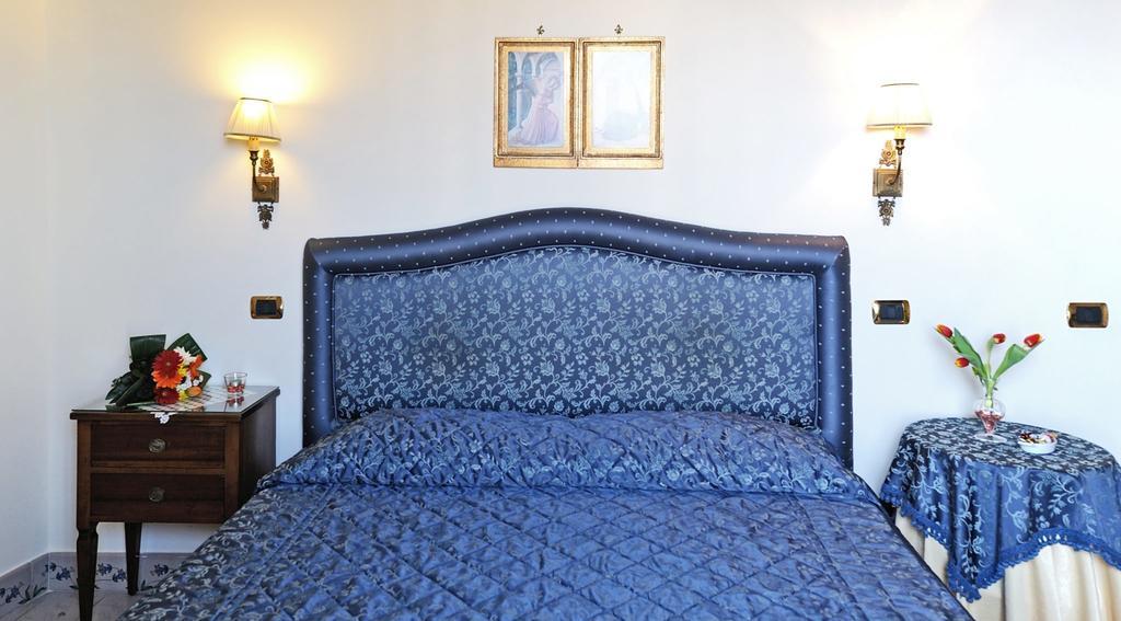Residenza Del Duca Amalfi Pokoj fotografie