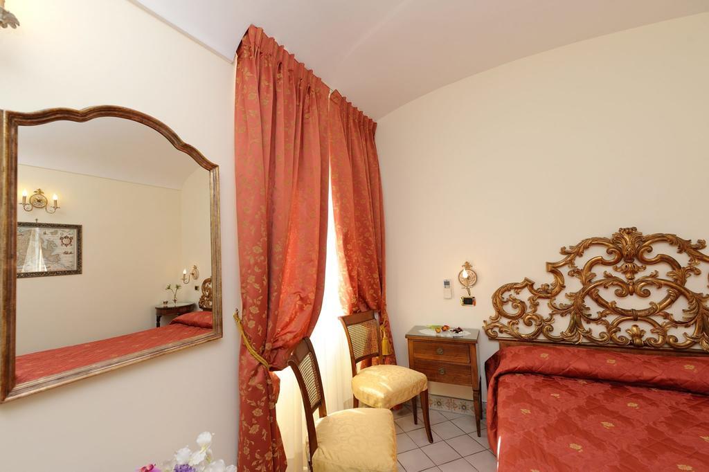 Residenza Del Duca Amalfi Pokoj fotografie