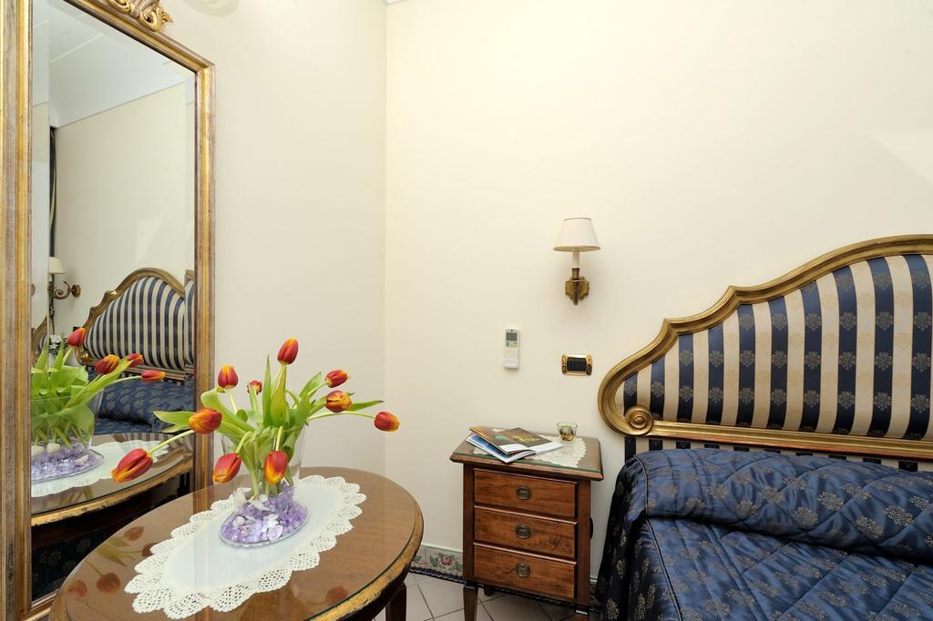 Residenza Del Duca Amalfi Pokoj fotografie