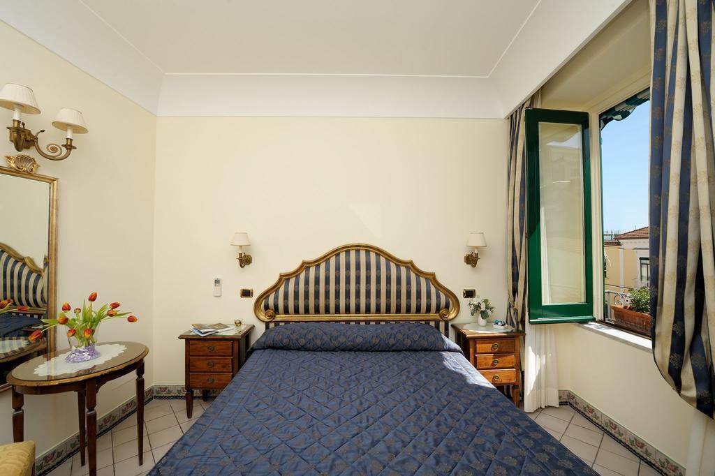 Residenza Del Duca Amalfi Pokoj fotografie